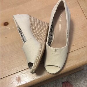 TOMS Women's Cream Wedge Shoes